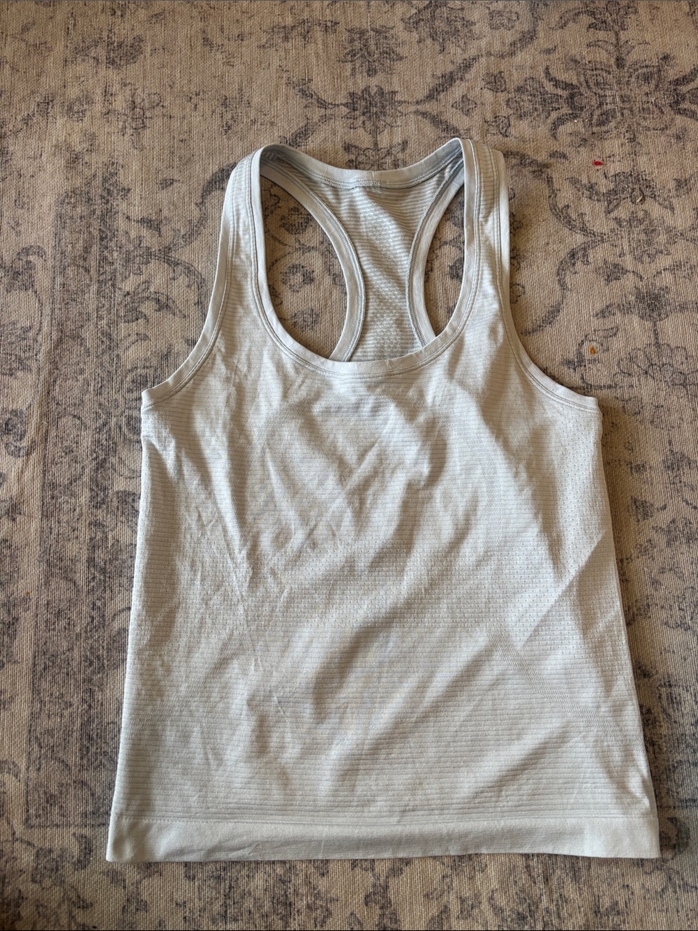 Lululemon Women’s Swiftly 2.0 Racer Back Tank waist length - sz 4 - starch blue